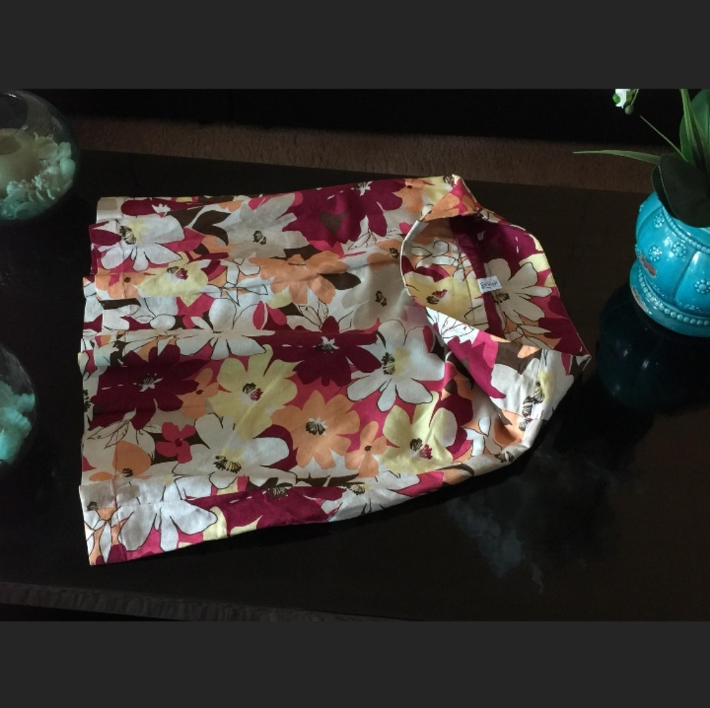 JW 10 petite lined and pleated floral skirt